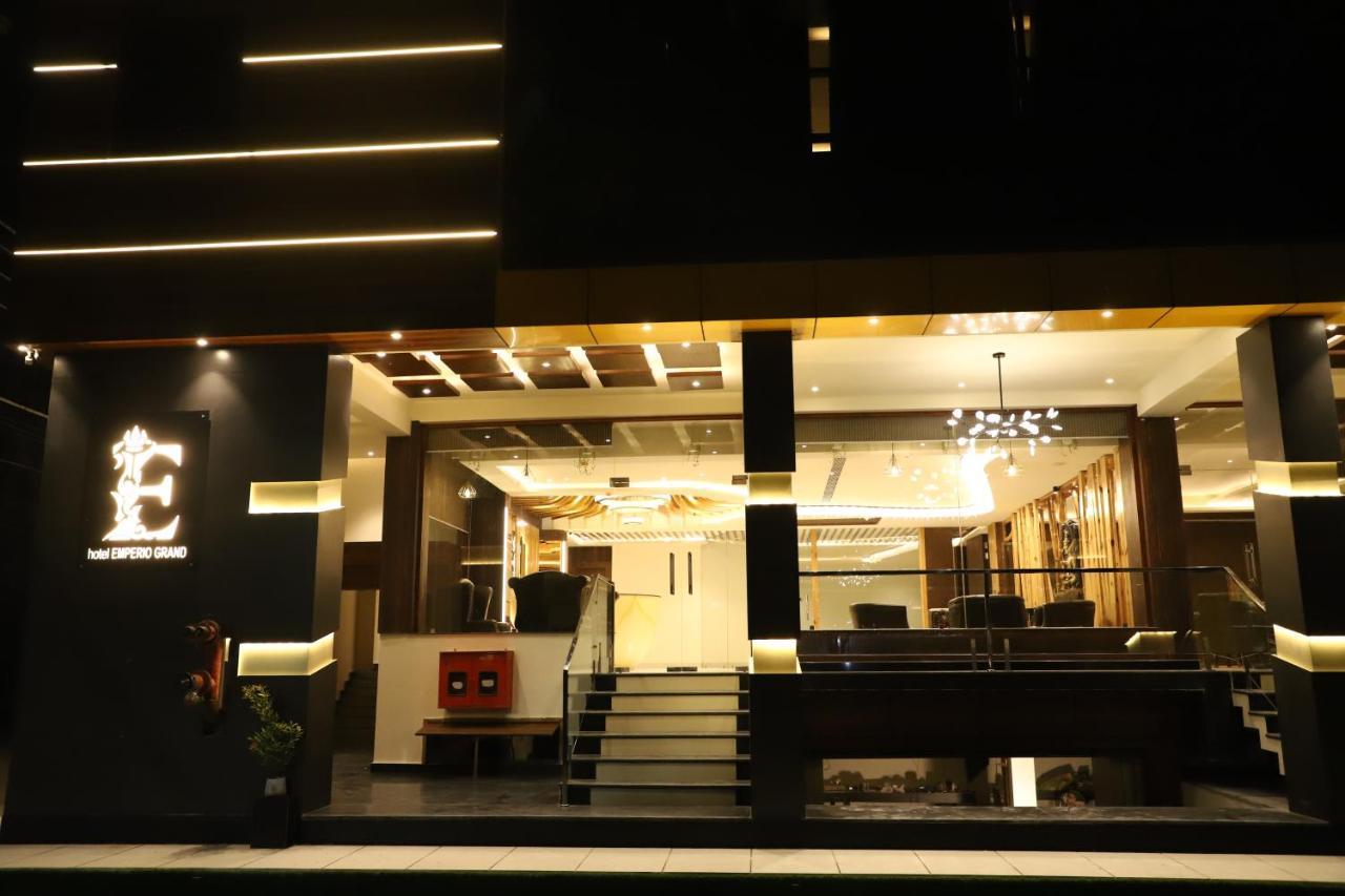 Hotel Emperio Grand Lucknow Extérieur photo