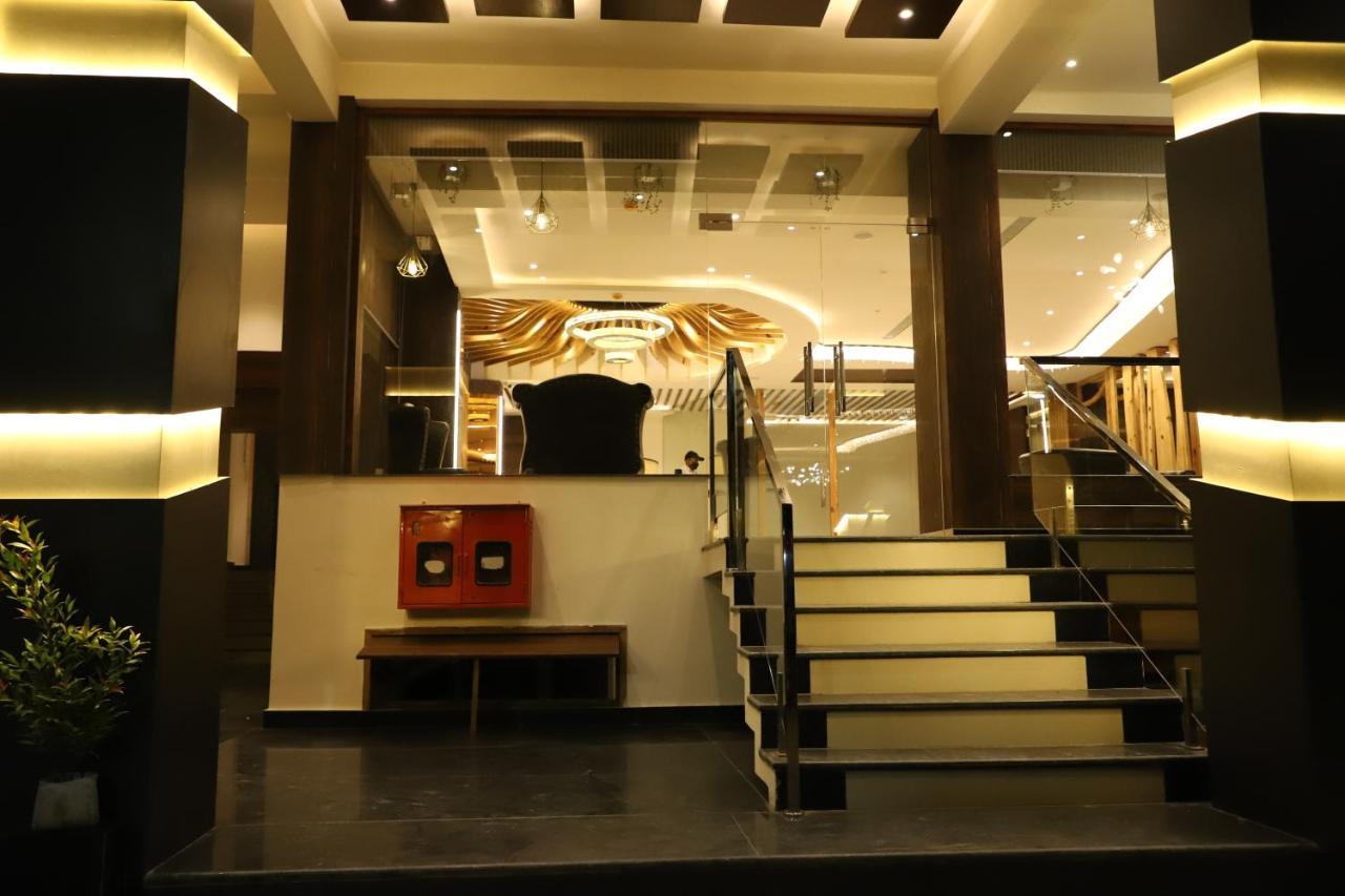 Hotel Emperio Grand Lucknow Extérieur photo